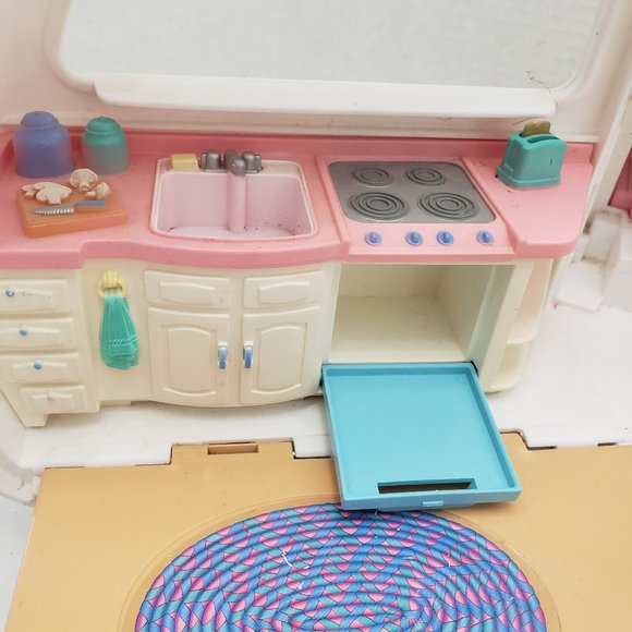 Vintage Fisher Price RV Loving Family Vacation Camper 1998 90s Y2K 2000 - Picture 8 of 16